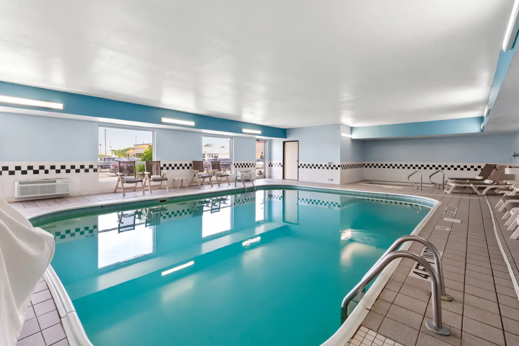 Quality Inn & Suites Springfield Southwest near I-72 21/33