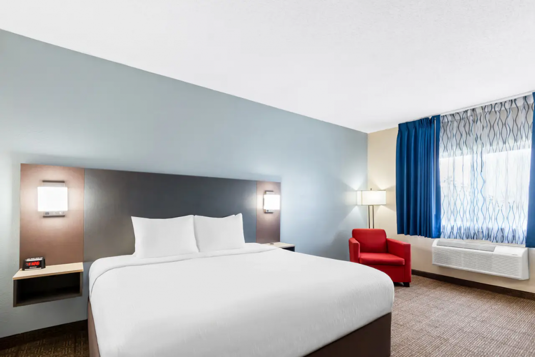 Quality Inn & Suites Springfield Southwest near I-72 12/33