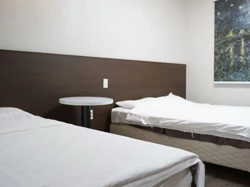 Apple Hotel 27/36