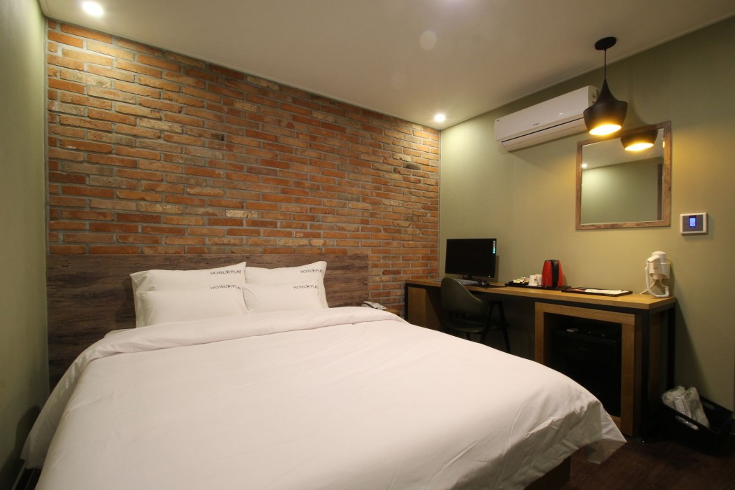 Play Hotel 54/76