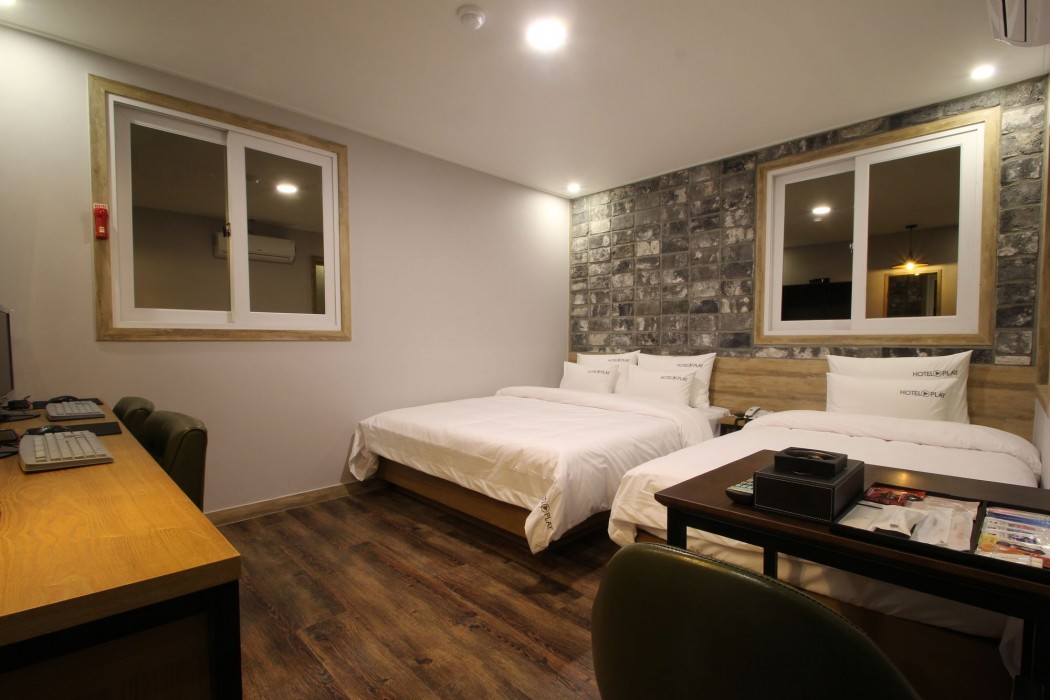 Play Hotel 58/76