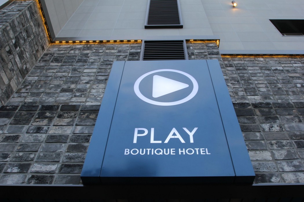 Play Hotel 40/76