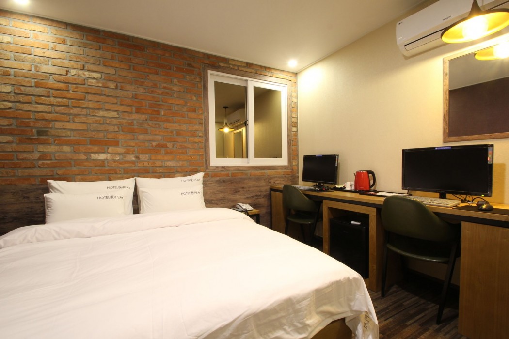 Play Hotel 36/76