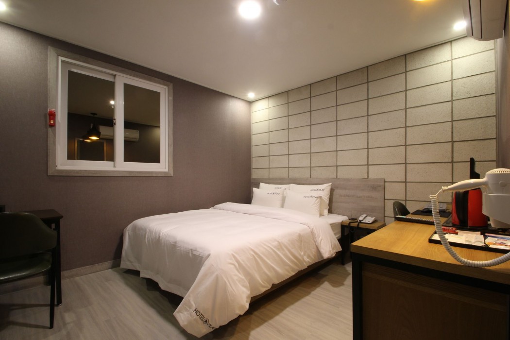 Play Hotel 62/76
