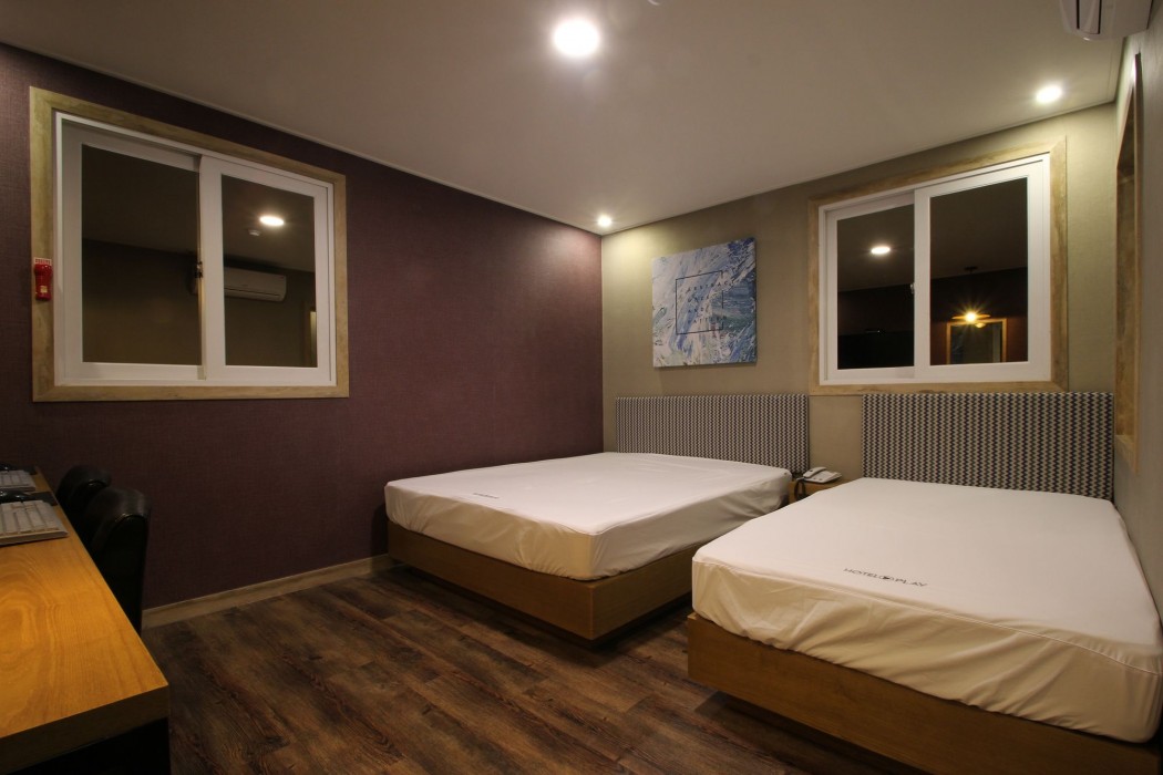 Play Hotel 29/76