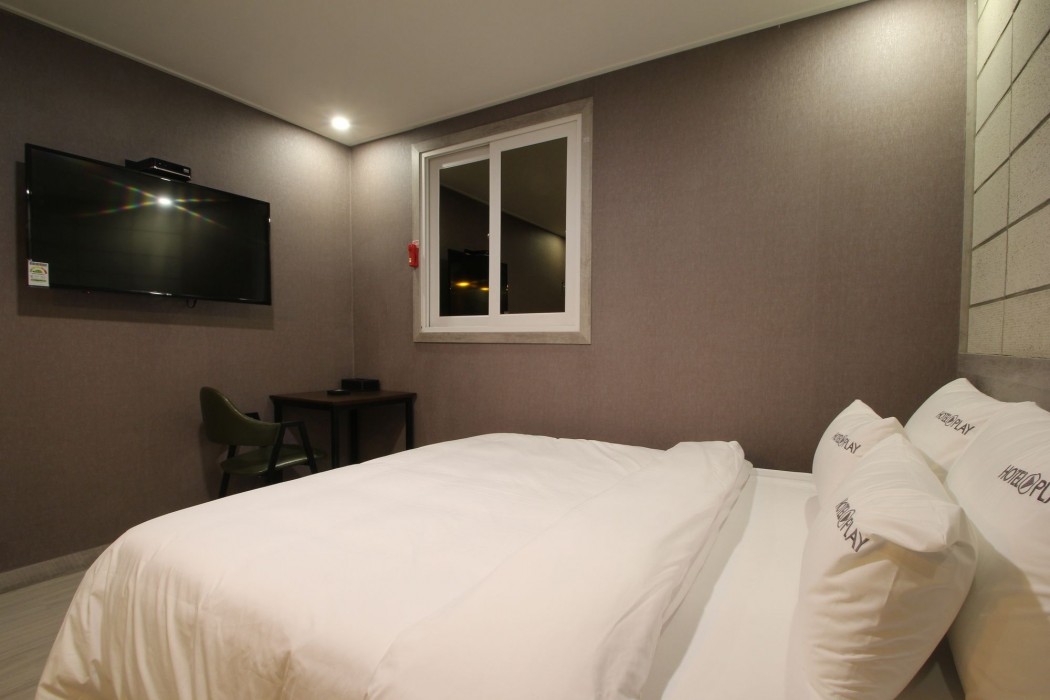 Play Hotel 63/76