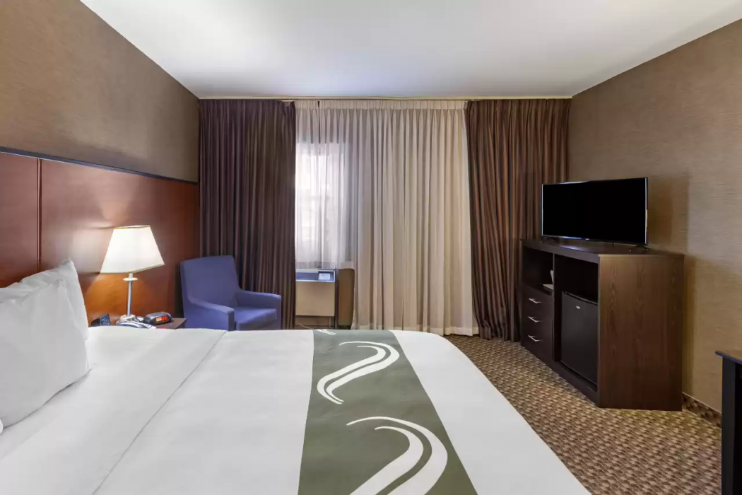 Quality Inn Toronto Airport 10/29