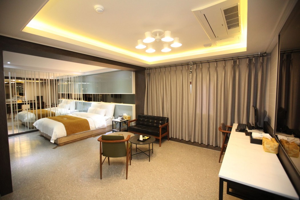 500Th Hotel 10/43