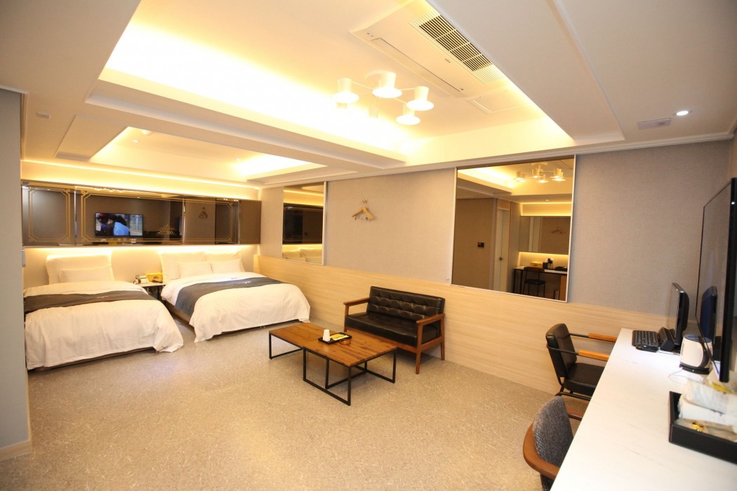 500Th Hotel 39/43