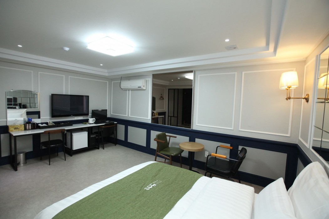 500Th Hotel 42/43