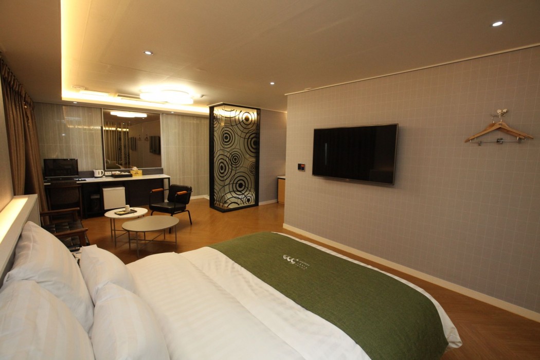 500Th Hotel 36/43