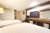Hotel Orange 32/75