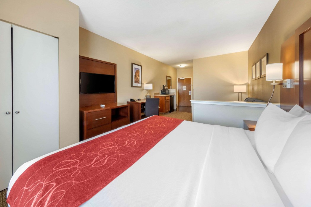 Comfort Suites Barstow Near I-15 20/51