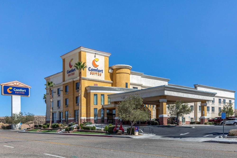 Comfort Suites Barstow Near I-15 1/51