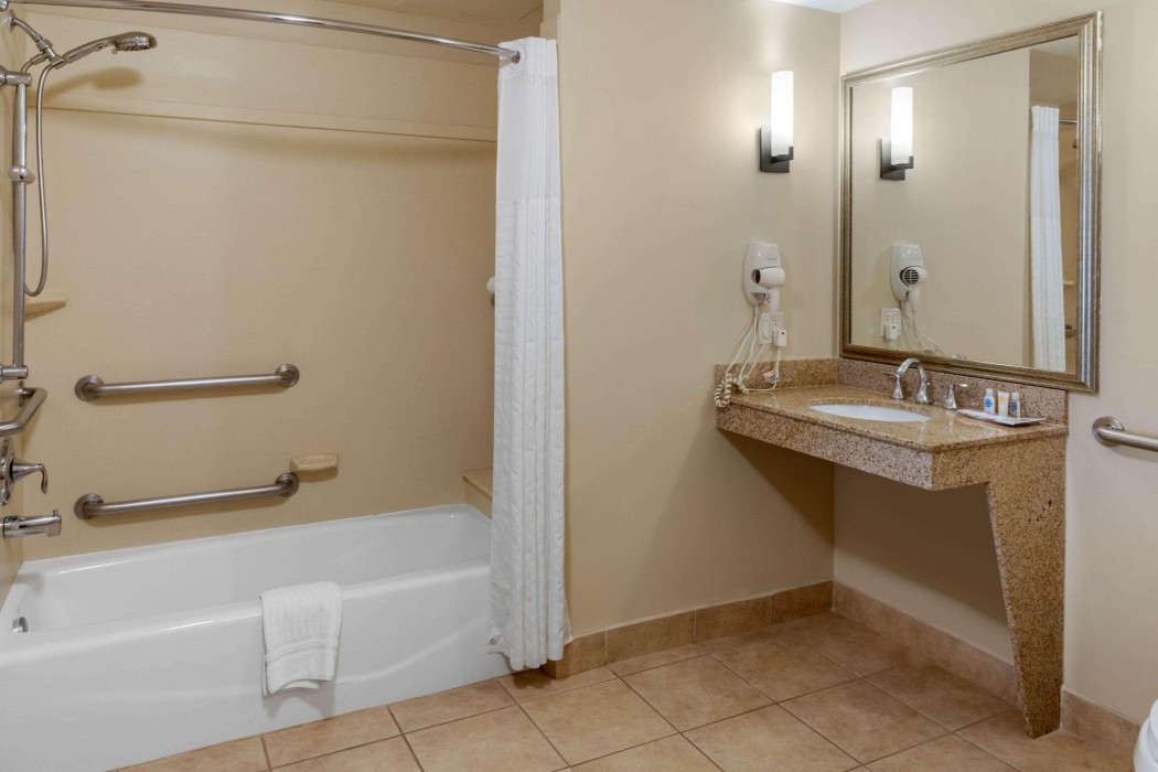 Comfort Suites Barstow Near I-15 24/51