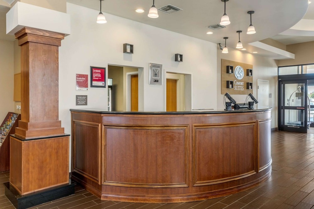 Comfort Suites Barstow Near I-15 8/51