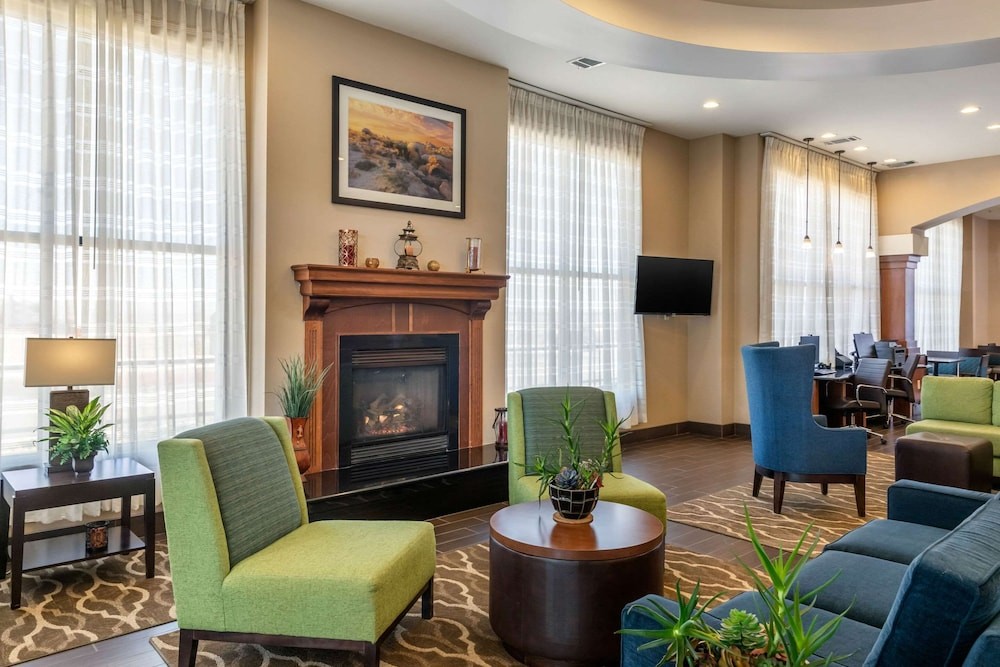 Comfort Suites Barstow Near I-15 9/51