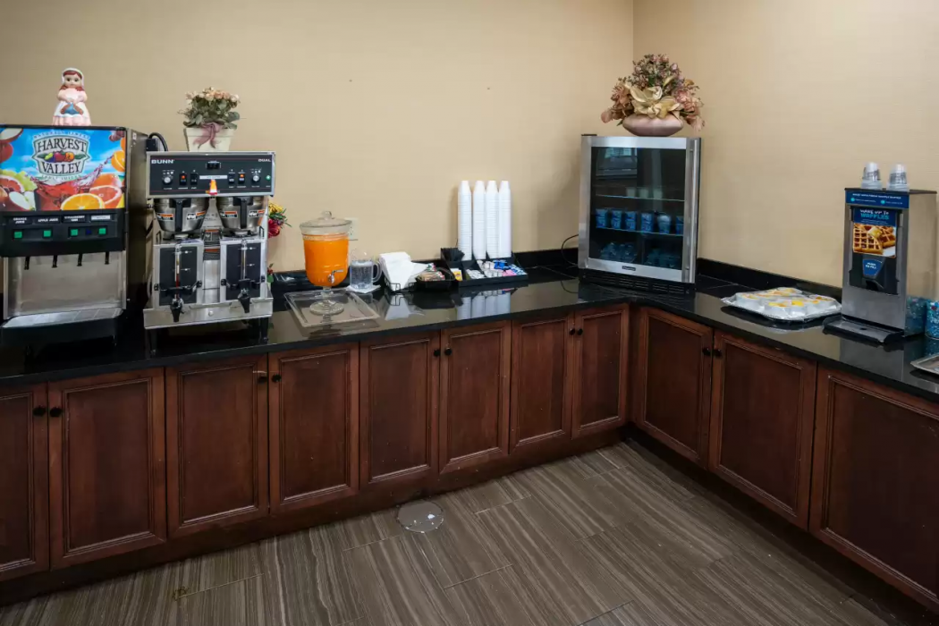 Clarion Hotel Detroit Metro Airport 22/49