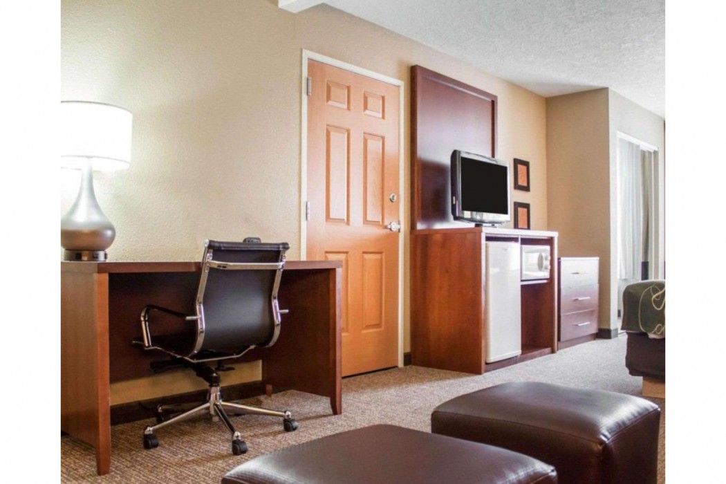 Comfort Suites Airport Boise ID 17/35