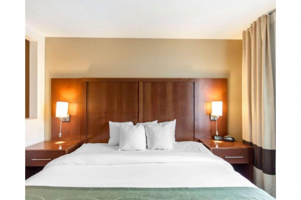 Comfort Suites Airport Boise ID 12/35