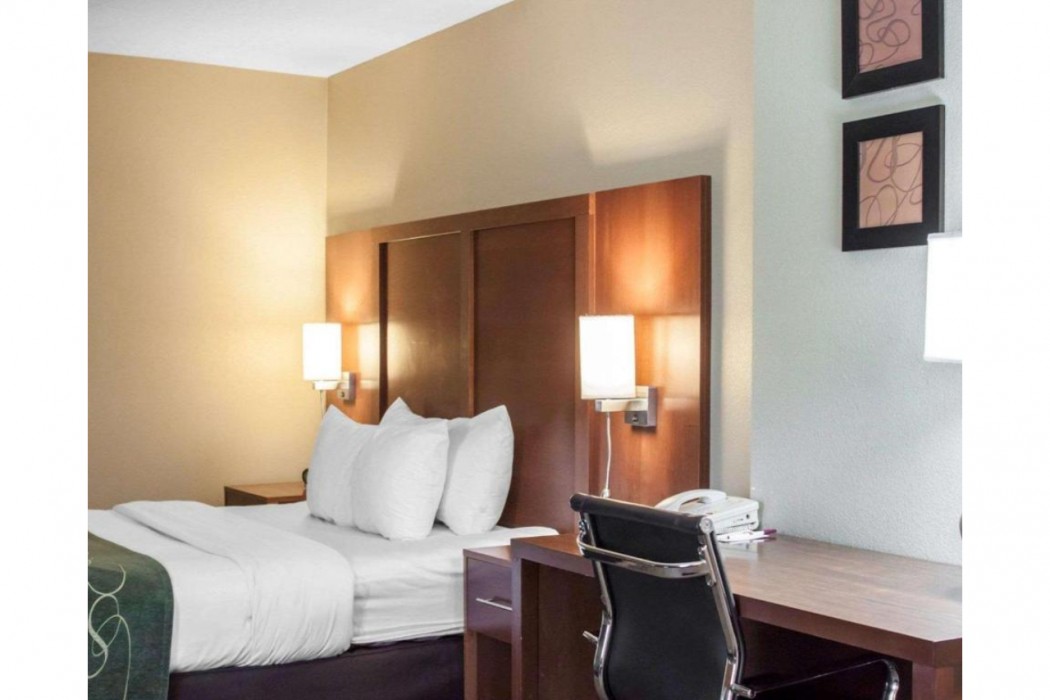 Comfort Suites Airport Boise ID 15/35