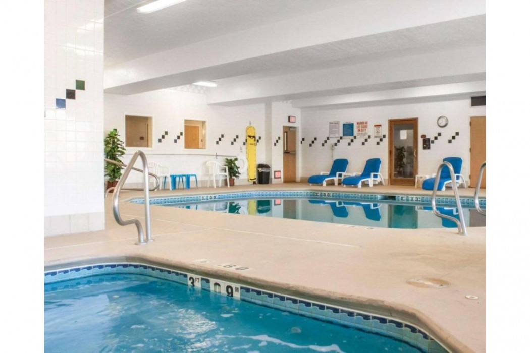 Comfort Suites Airport Boise ID 22/35