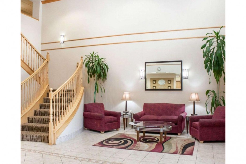 Comfort Suites Airport Boise ID 7/35