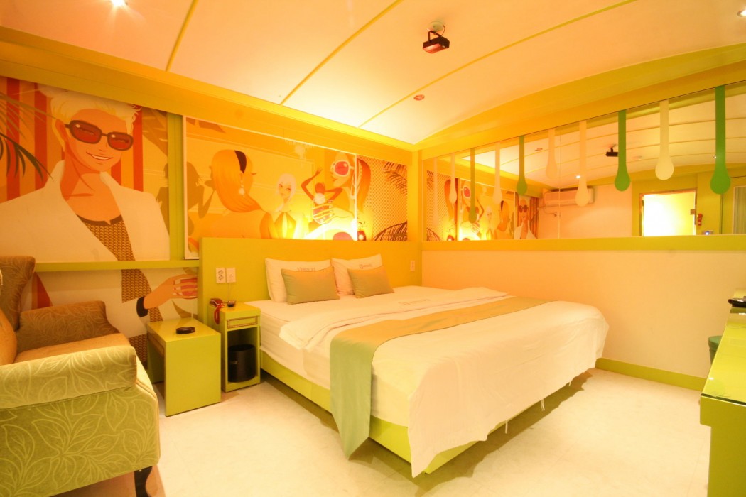 V1 Motel 53/79