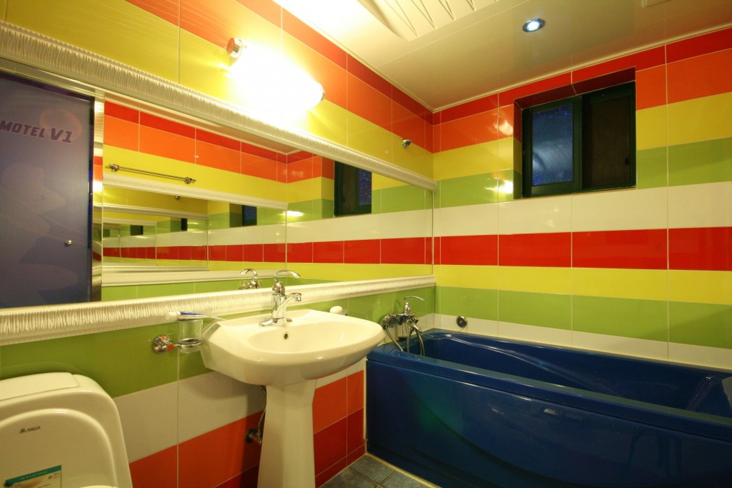 V1 Motel 57/79