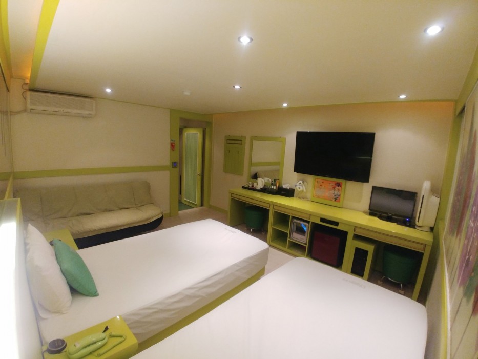 V1 Motel 61/79