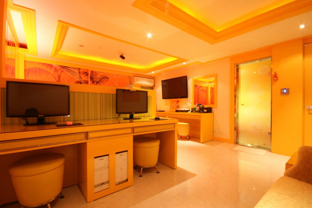 V1 Motel 50/79