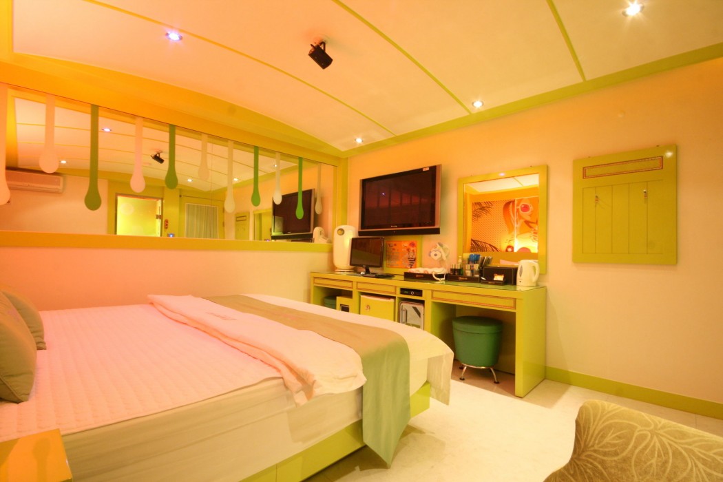 V1 Motel 58/79
