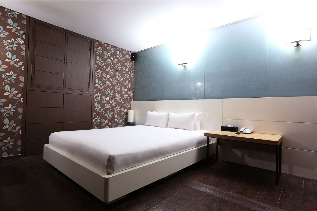 Mary Jane Hotel 35/77