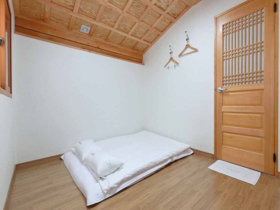 Cheonggong Hanokstay 11/57