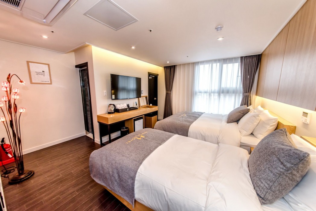 Hertz Hotel 21/48