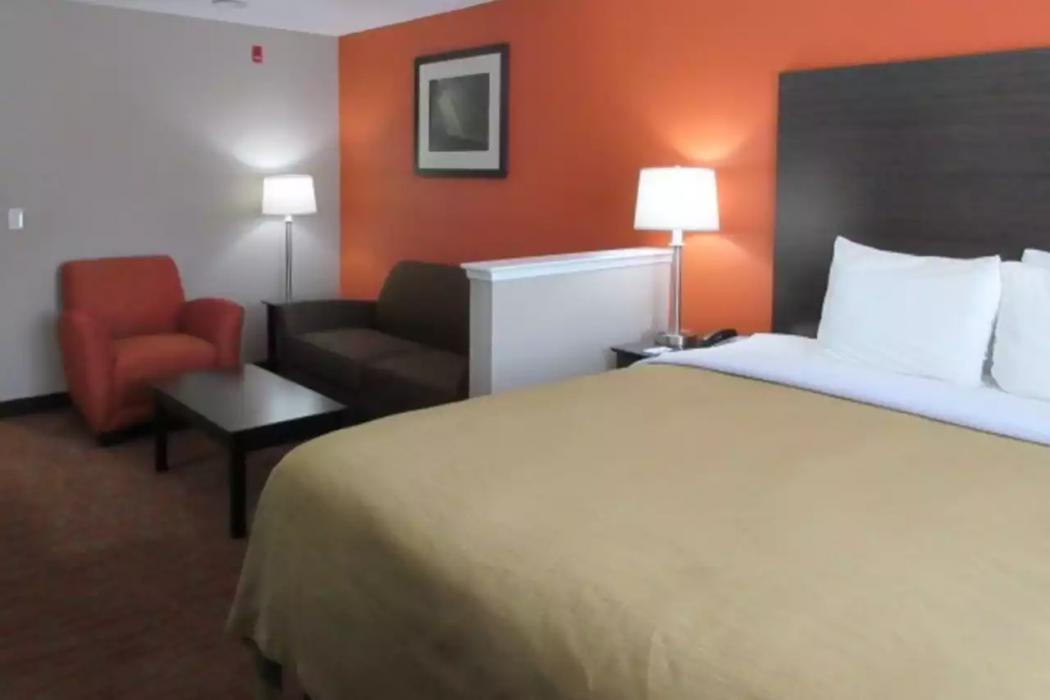 Quality Inn & Suites Fresno Northwest 13/34