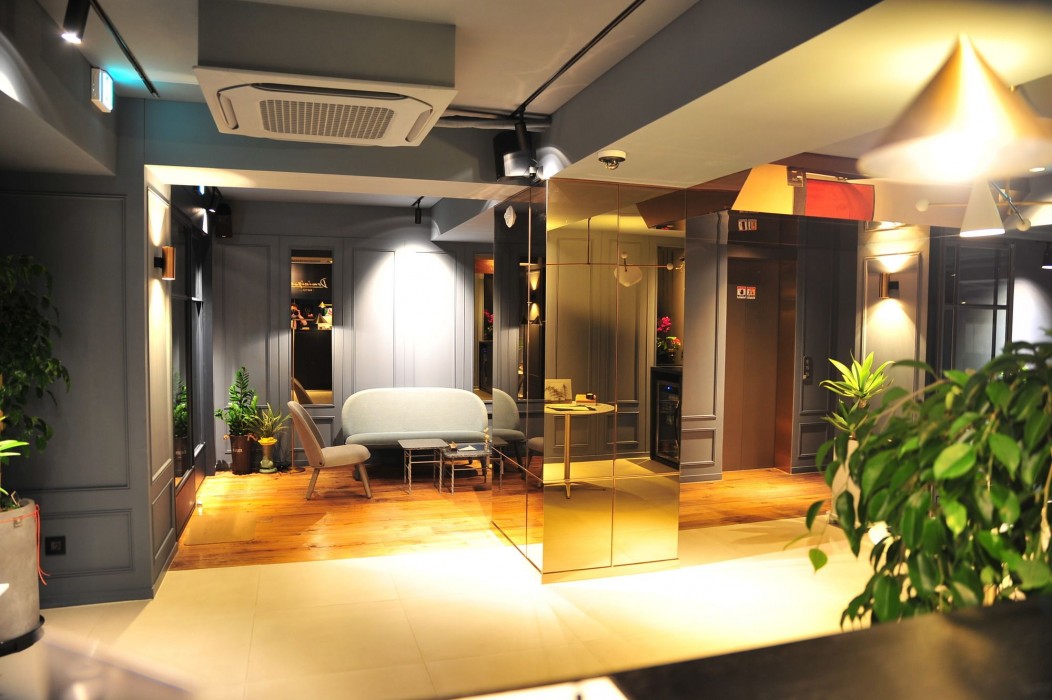 Dominique Hotel 20/77