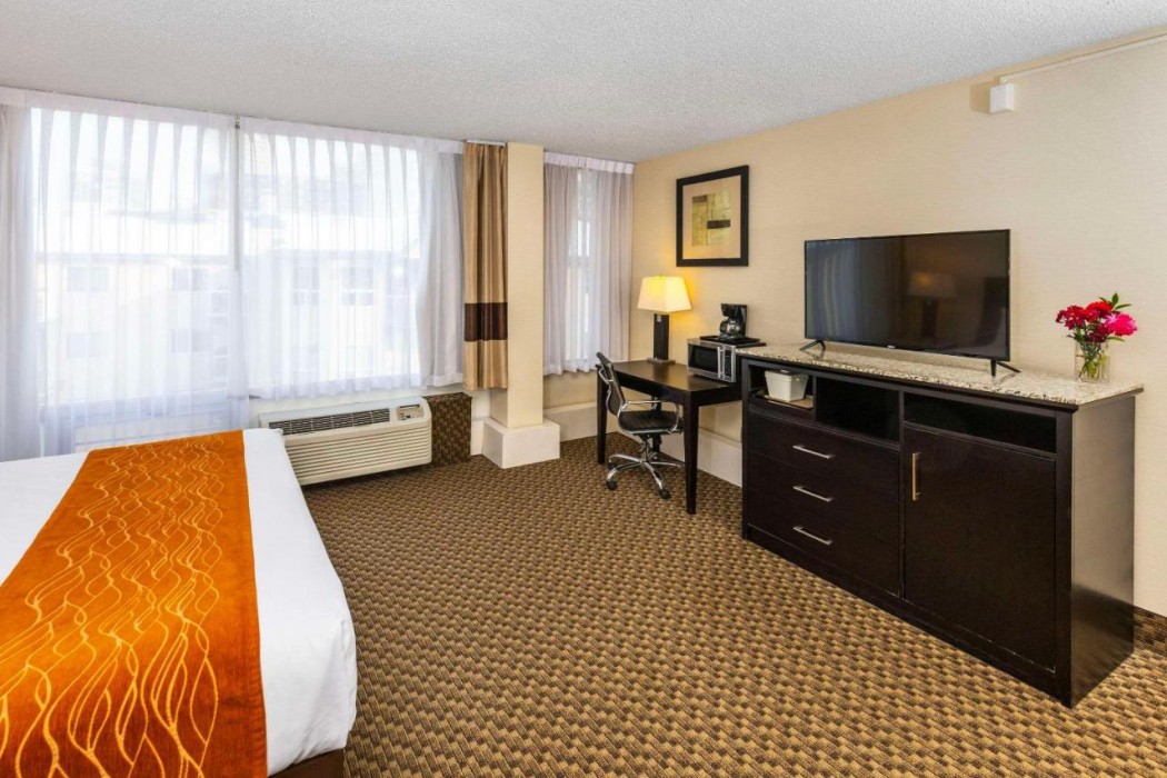Comfort Inn & Suites Edmonton Downtown 15/34