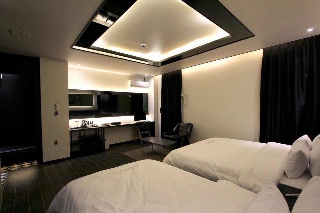 To Heaven Hotel Nampo 48/78