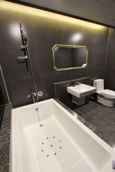 To Heaven Hotel Nampo 62/78