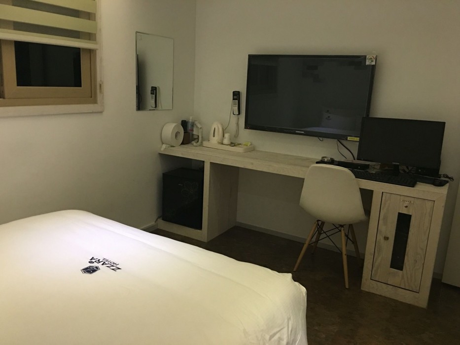 ザラ ホテル 写真4