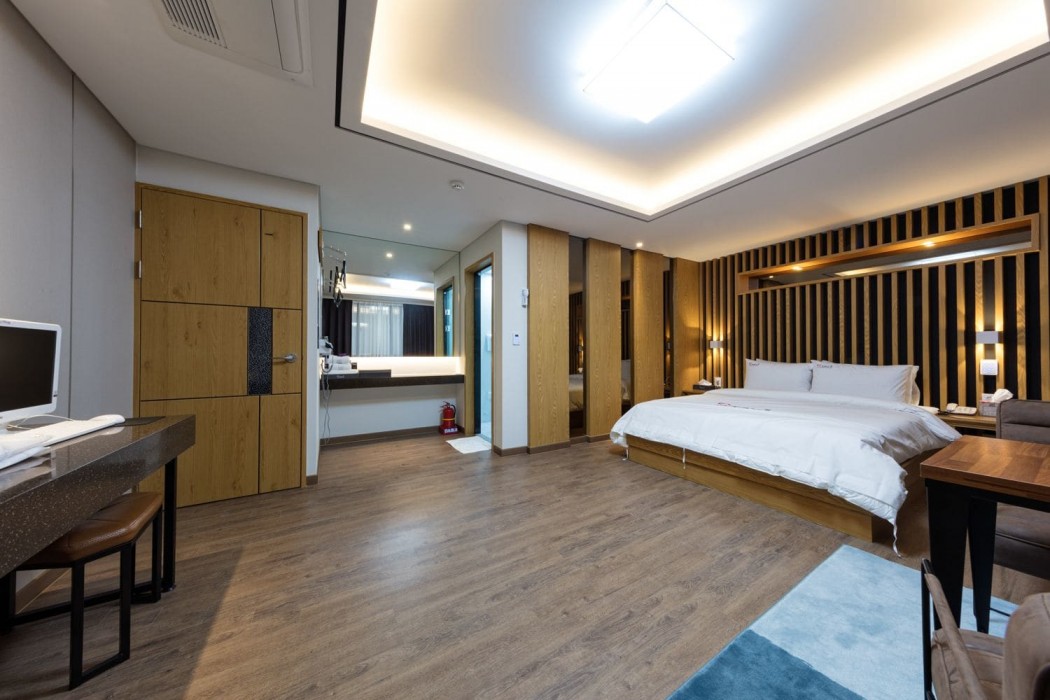 Stay 1 Hotel 30/49