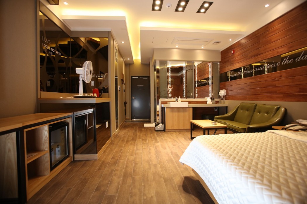 Hotel Yolo 34/53