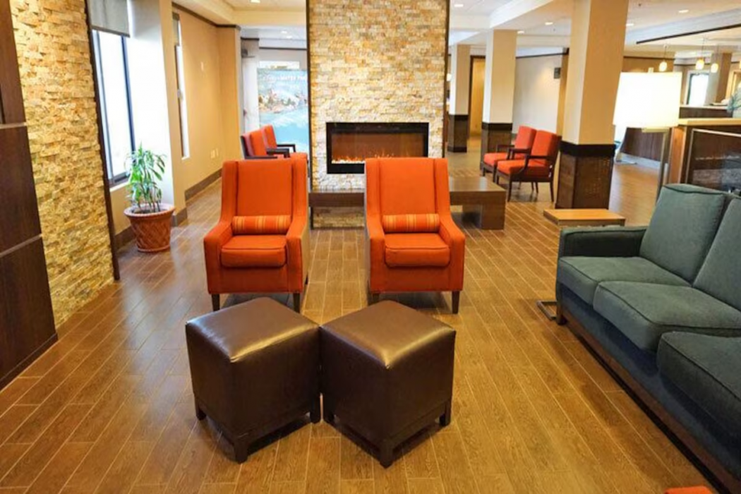 Adventure Hotel by the Parks 2/19