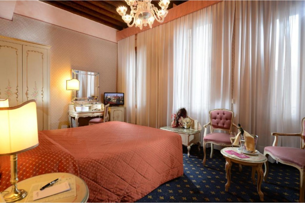 Rialto Hotel 14/66