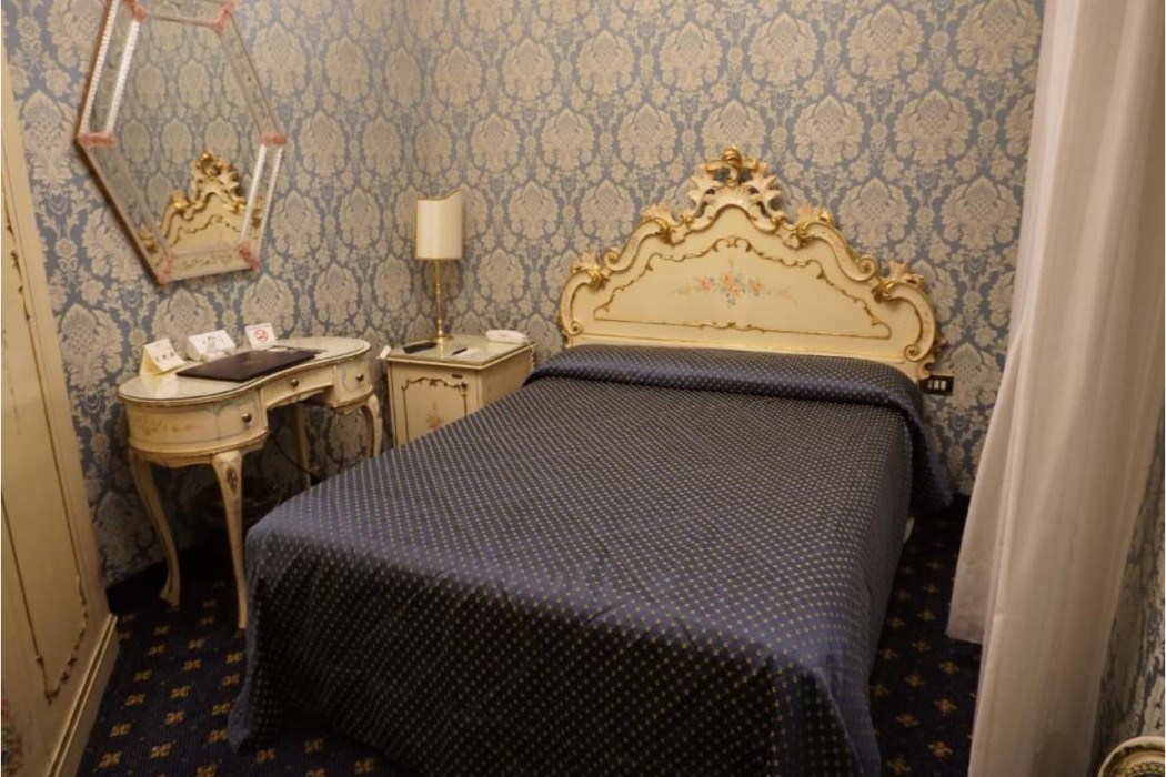 Rialto Hotel 12/66