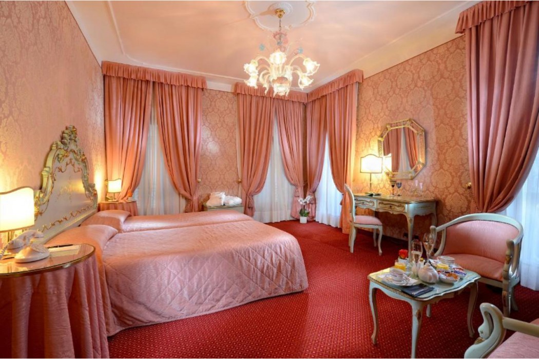 Rialto Hotel 20/66