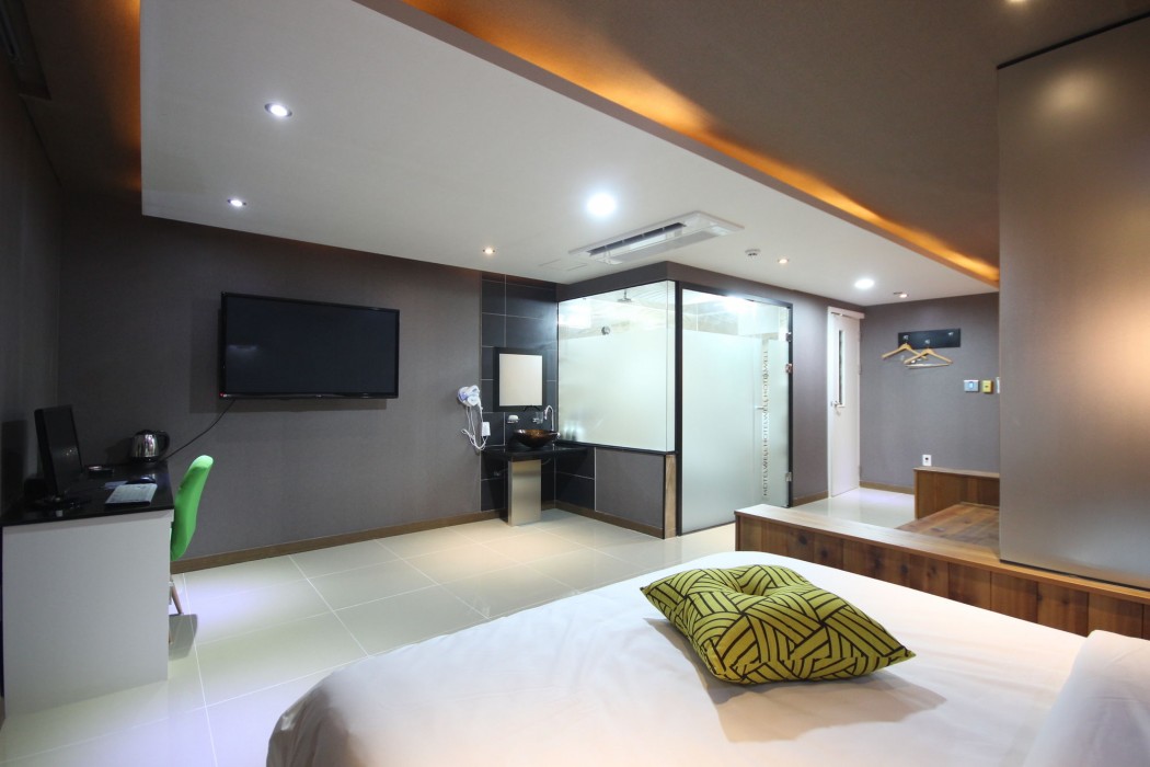 Hotel Quatz 44/80
