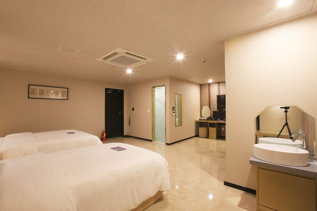 Urban Hotel Golf Shillim 22/68