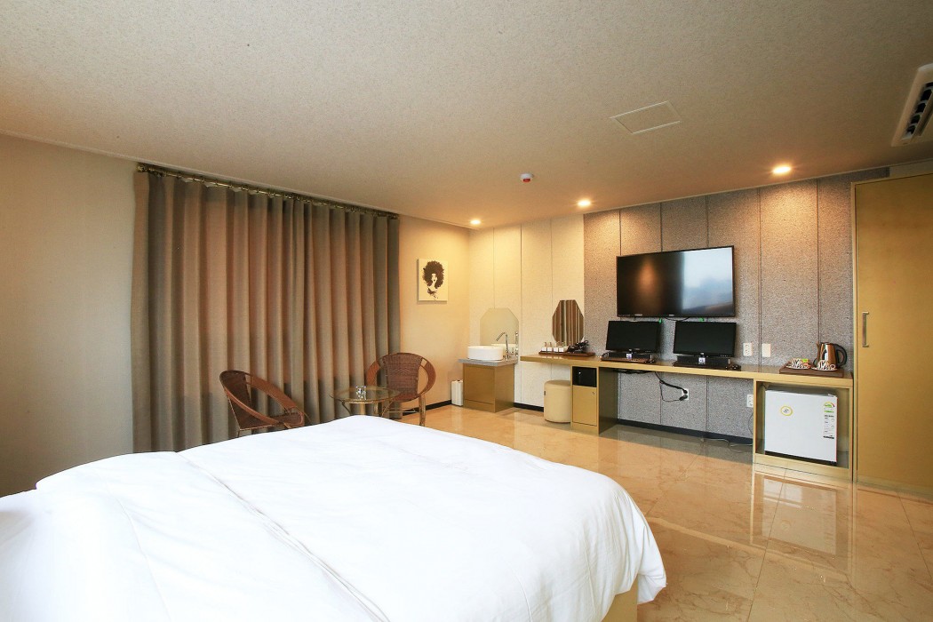 Urban Hotel Golf Shillim 29/68